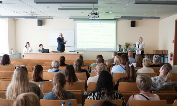 Seminarium naukowo-dydaktyczne "Kształtowanie umiejętności życiowych w holistycznym procesie edukacji dzieci w wieku przedszkolnym"