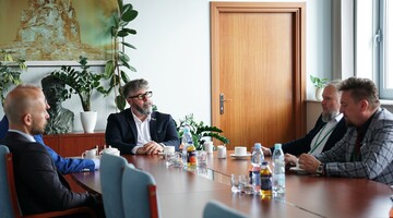 Przedstawiciele Krakowskiego Instytutu Technologicznego, Sieci Badawczej Łukasiewicz z wizytą na naszym Kampusie